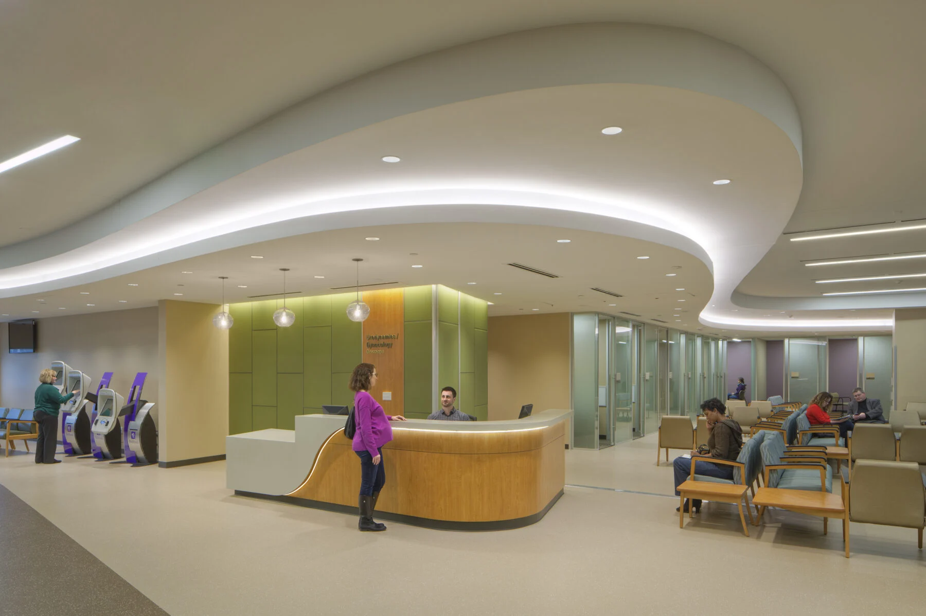 curved lighting at welcome desk