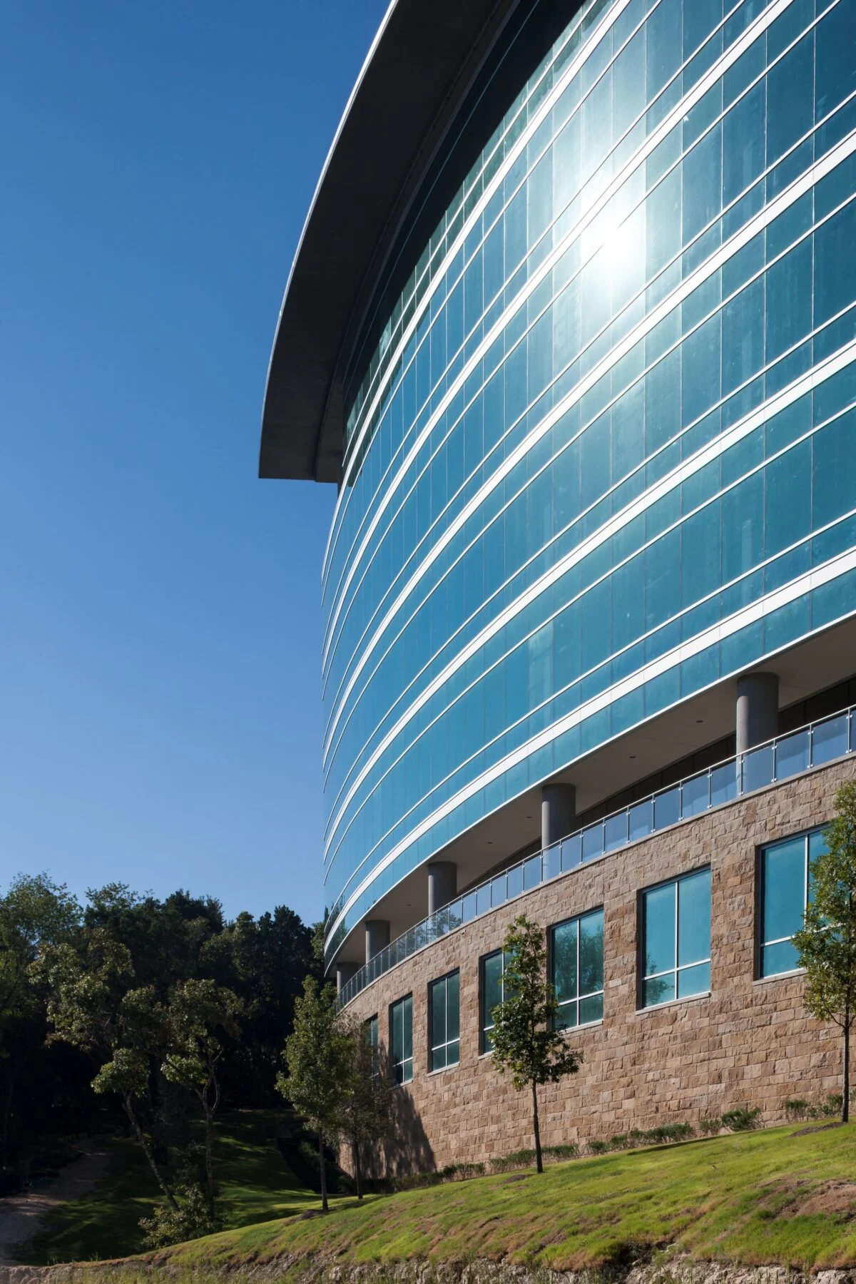 curved window building