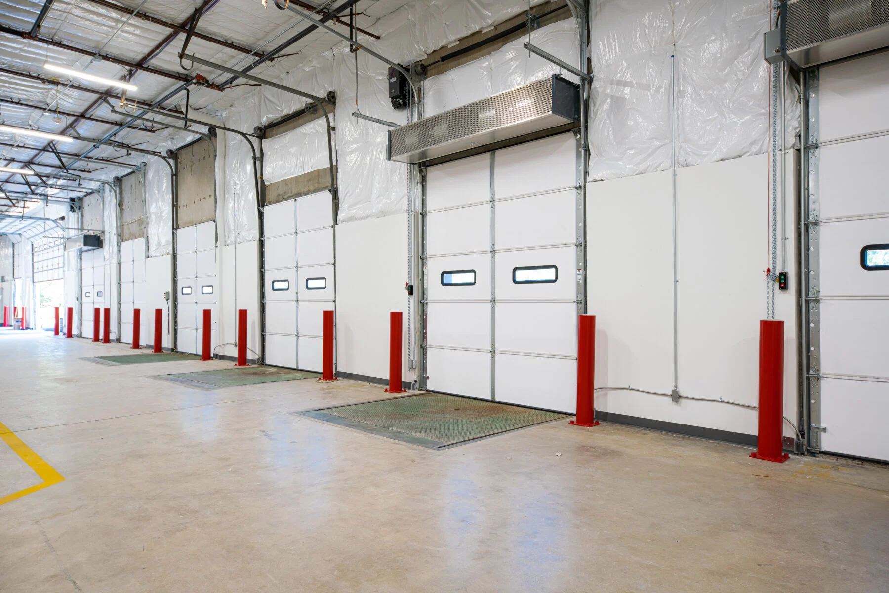 loading bay for 18 wheeler trucks